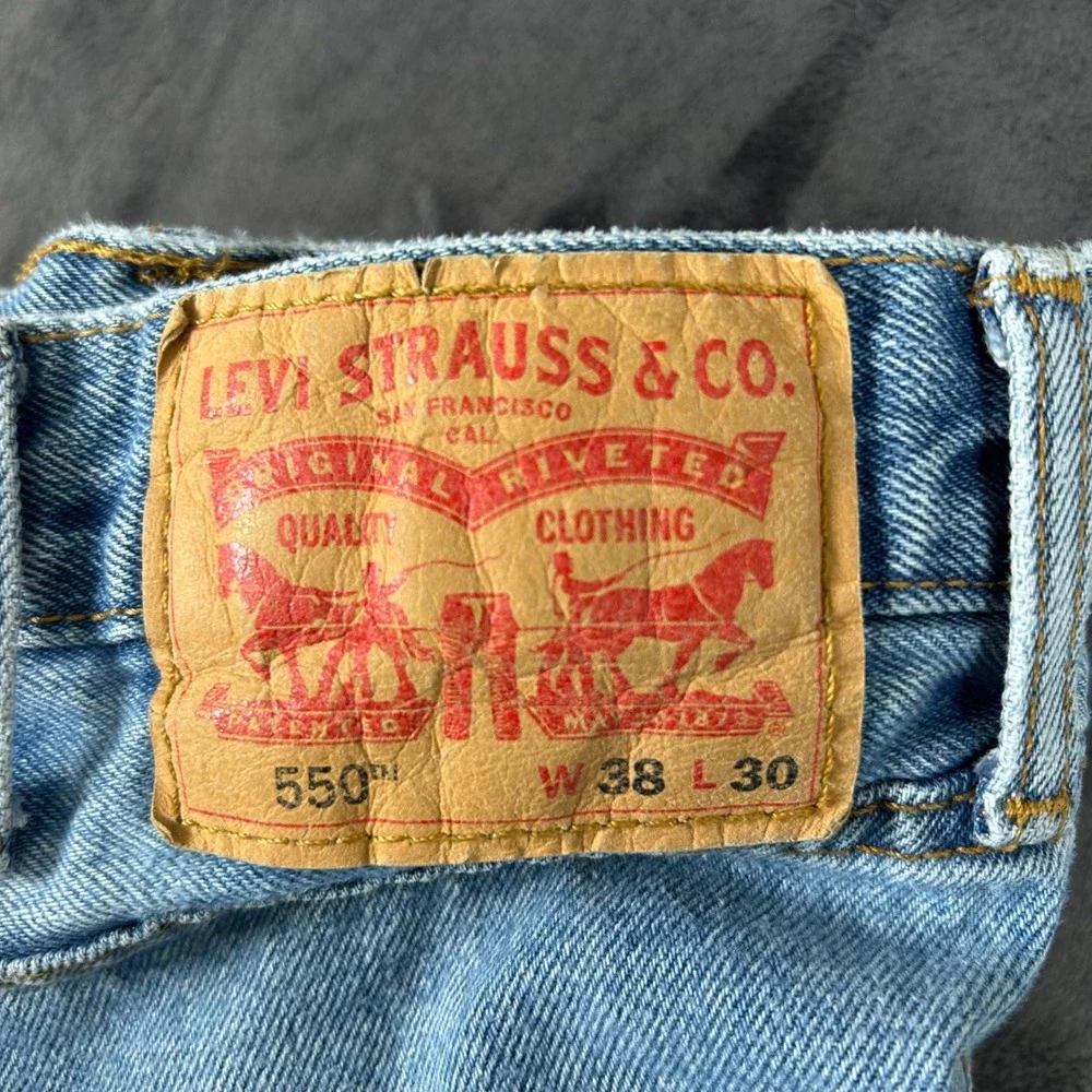 Levi's 550 Relaxed Fit Jeans Mens 38x30 Light Wash Denim Tapered Leg